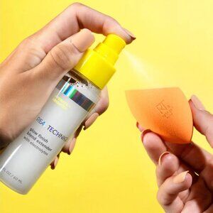 Real Techniques Glow Finish Extender, Clear Setting Spray, 2 fl.oz Spray